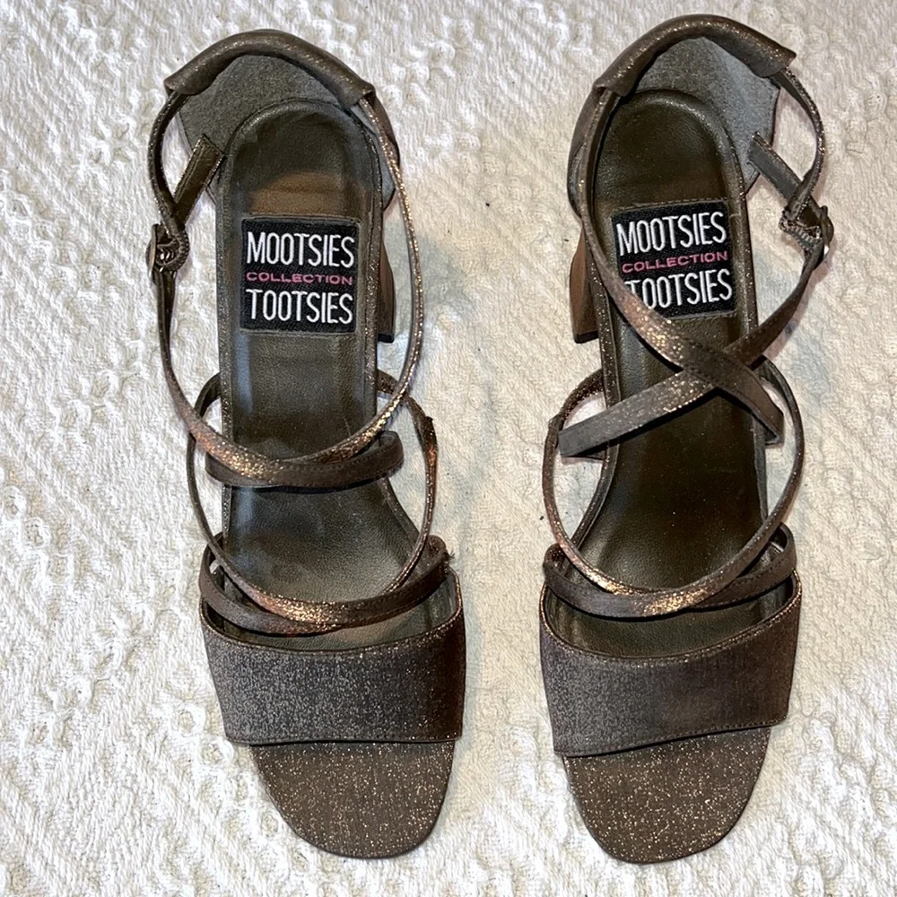 Mootsies Tootsies Collection Sparkly Bronze Fabric Sandals 6.5 M - Picture 2 of 8